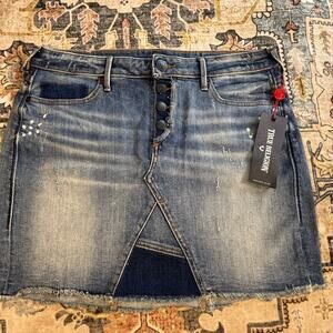 True Religion Jeans Skirt Mid Rise Skirt Expsd Buttonfly Size 30 New w/Tags